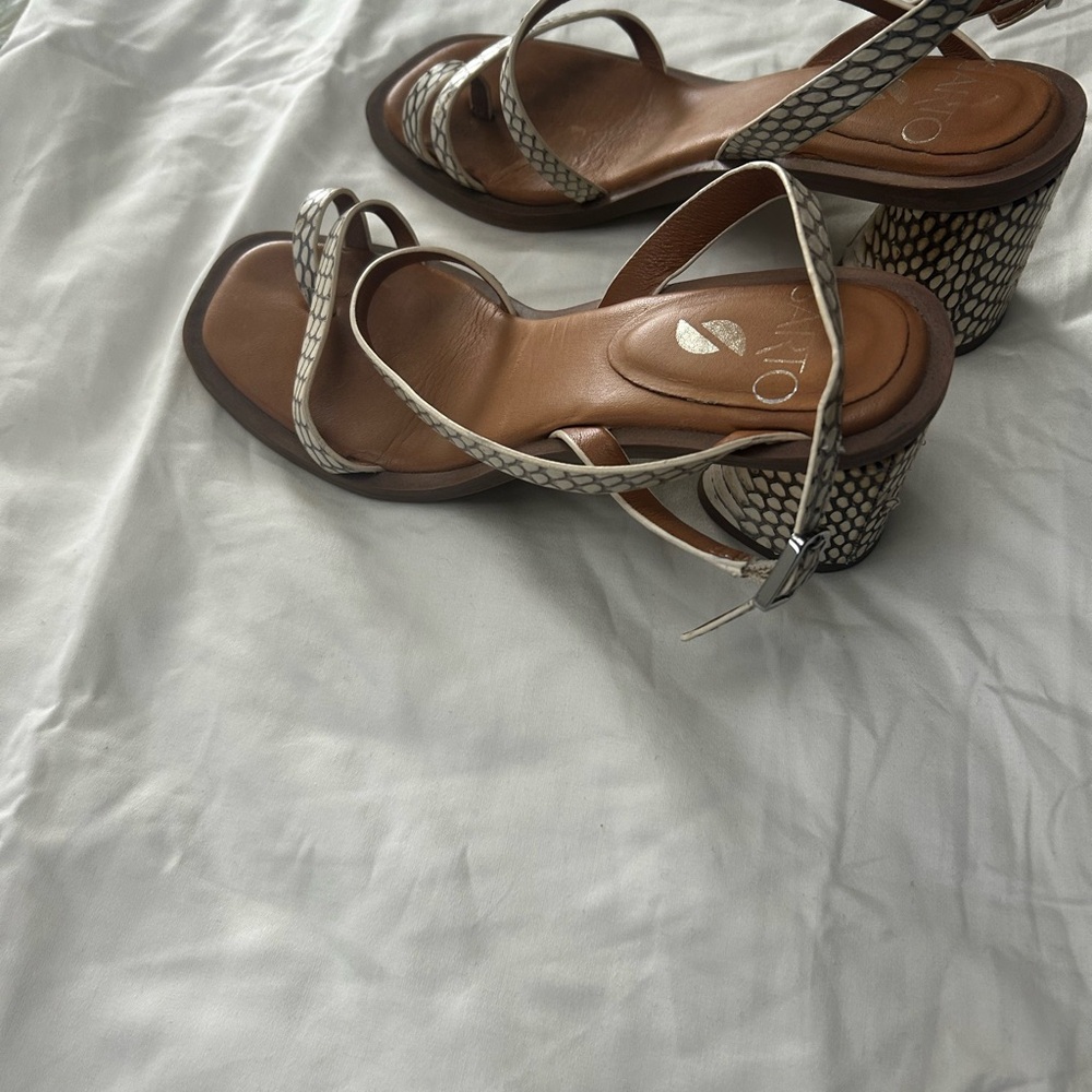Stylish Women's Snakeskin Heels